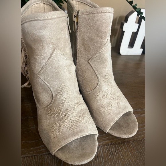 Coconuts by Matisse Size 8 Arlo Cream Faux Suede Open Toe Ankle Booties - Picture 3 of 16